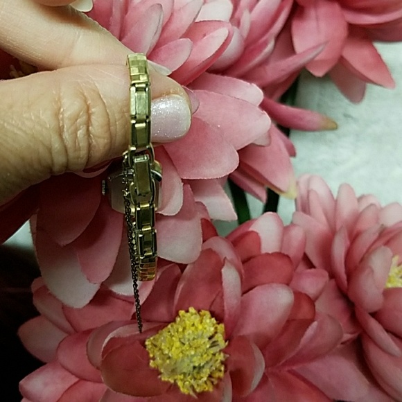 Vintage Dominion 17 Jewel Classic Watch - Picture 3 of 4